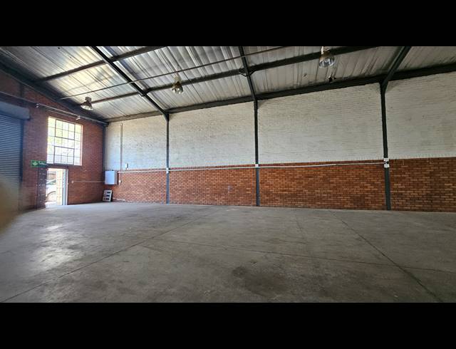 330M² WAREHOUSE TO LET IN ROSSLYN